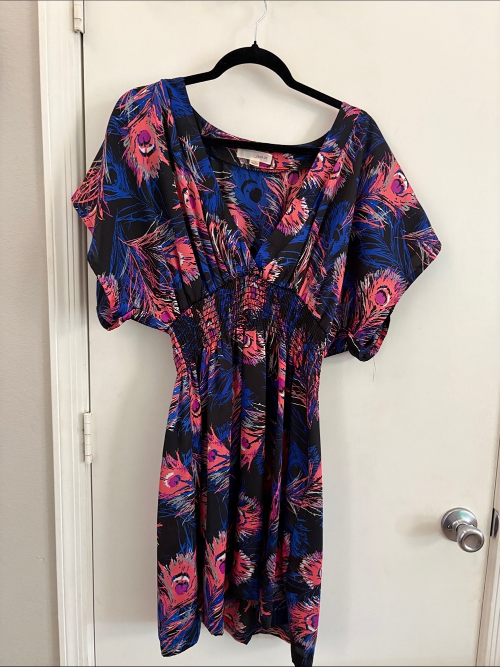 Faith 21 Women’s Smocked Waist V-Neck Dress in Black with Pink & Blue Size 1X